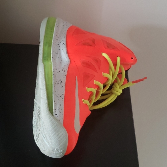 Neon Oranga and Yellow Nike Lebrons - Picture 4 of 6